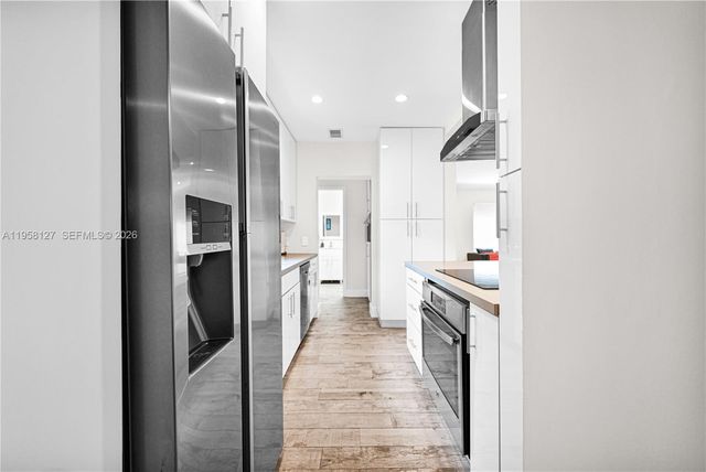 295 De Leon Dr, Miami Springs, FL 33166