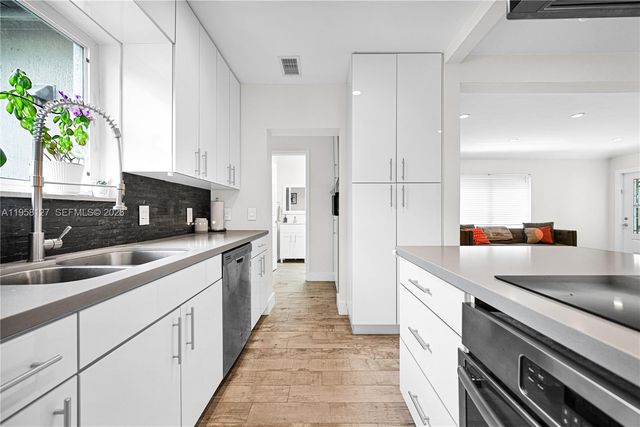 295 De Leon Dr, Miami Springs, FL 33166