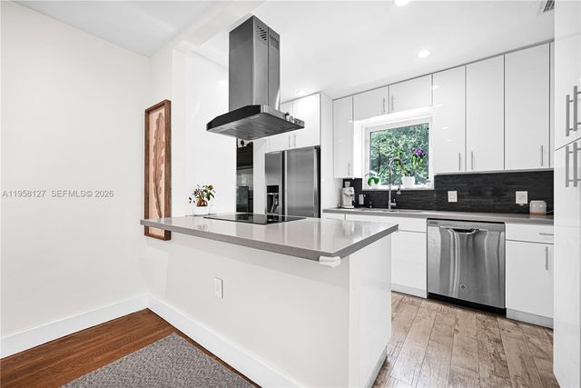 295 De Leon Dr, Miami Springs, FL 33166