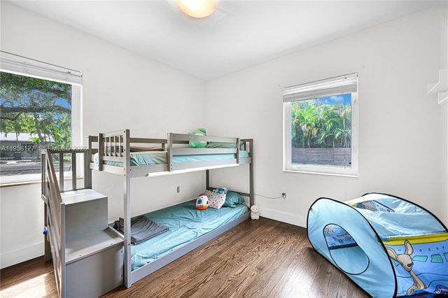 295 De Leon Dr, Miami Springs, FL 33166