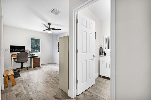 295 De Leon Dr, Miami Springs, FL 33166