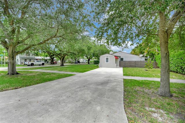 295 De Leon Dr, Miami Springs, FL 33166