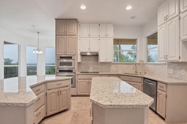 4303 Bob Wire RD, Spicewood, TX 78669