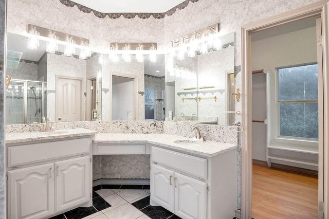 4303 Bob Wire RD, Spicewood, TX 78669