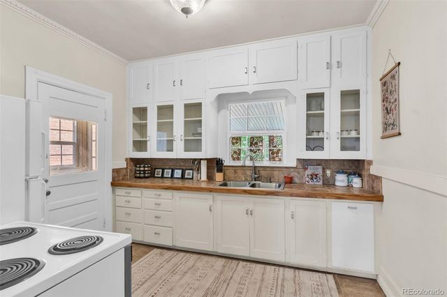 1023 Main Street, Canon City, CO 81212