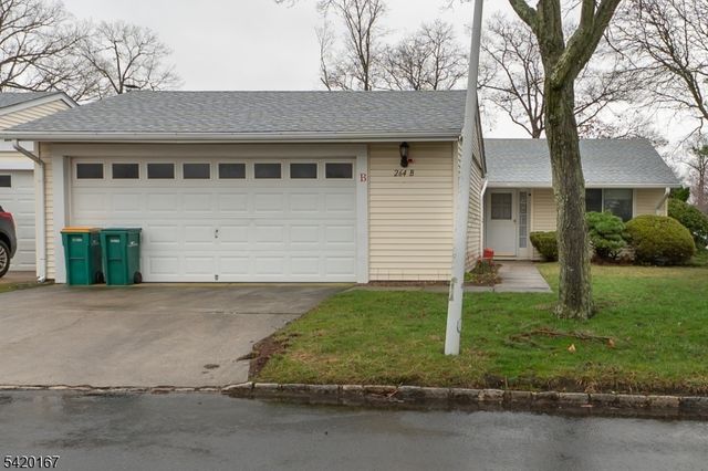264 Crosse Dr B, Monroe Twp., NJ 08831
