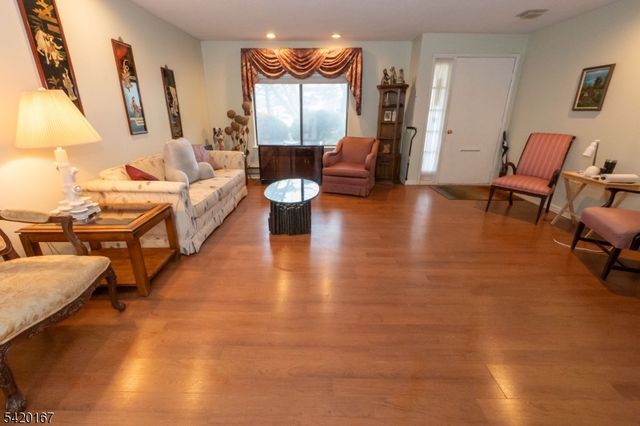 264 Crosse Dr B, Monroe Twp., NJ 08831