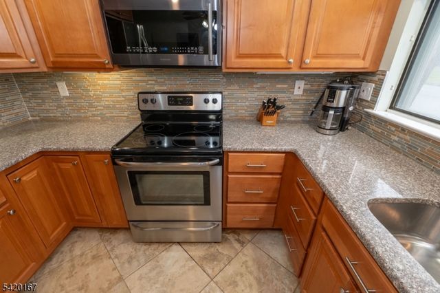 264 Crosse Dr B, Monroe Twp., NJ 08831