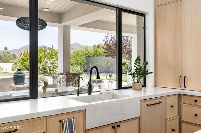 10620 E CHOLLA Street, Scottsdale, AZ 85259
