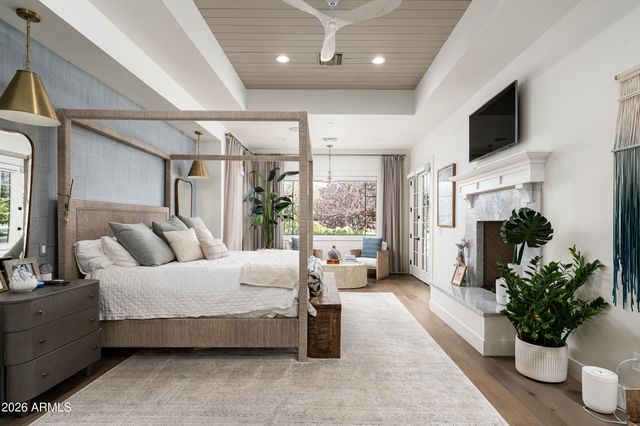 10620 E CHOLLA Street, Scottsdale, AZ 85259