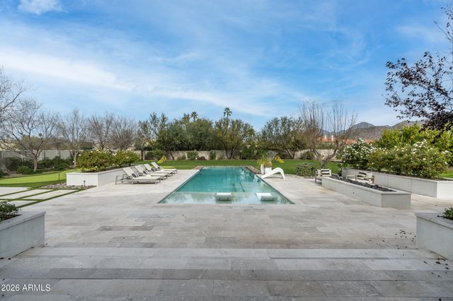 10620 E CHOLLA Street, Scottsdale, AZ 85259