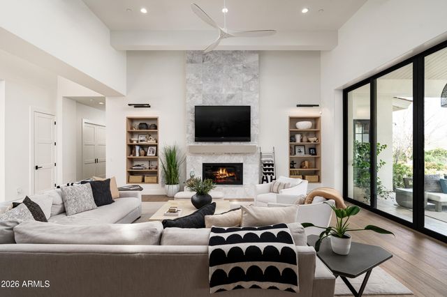10620 E CHOLLA Street, Scottsdale, AZ 85259