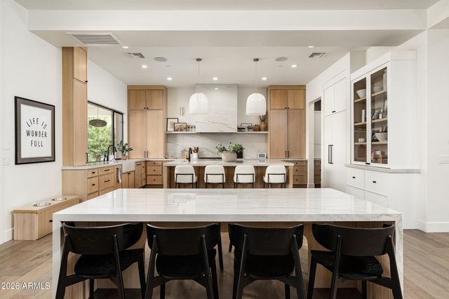 10620 E CHOLLA Street, Scottsdale, AZ 85259