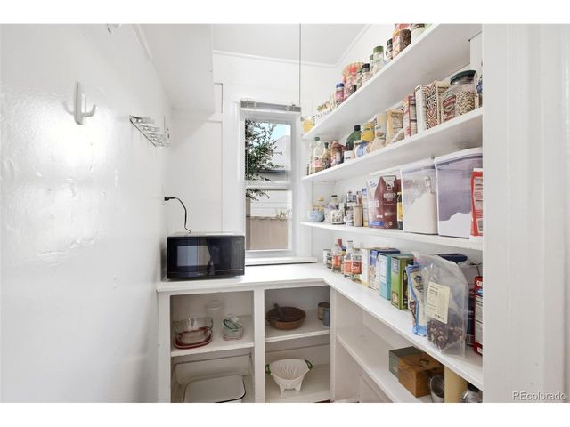 7806 Grandview Ave, Arvada, CO 80002