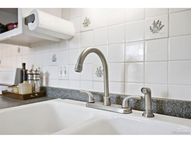 7806 Grandview Ave, Arvada, CO 80002