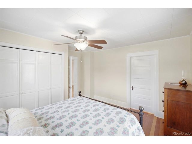7806 Grandview Ave, Arvada, CO 80002