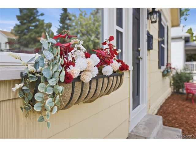 7806 Grandview Ave, Arvada, CO 80002