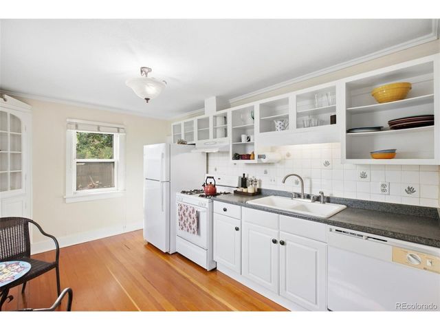 7806 Grandview Ave, Arvada, CO 80002