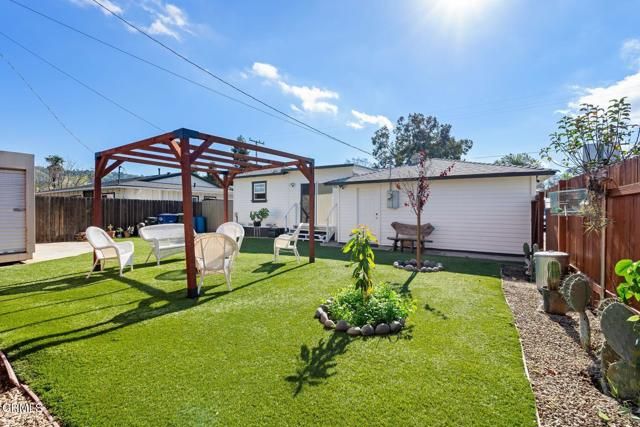 385 Sunset Avenue, Oak View, CA 93022