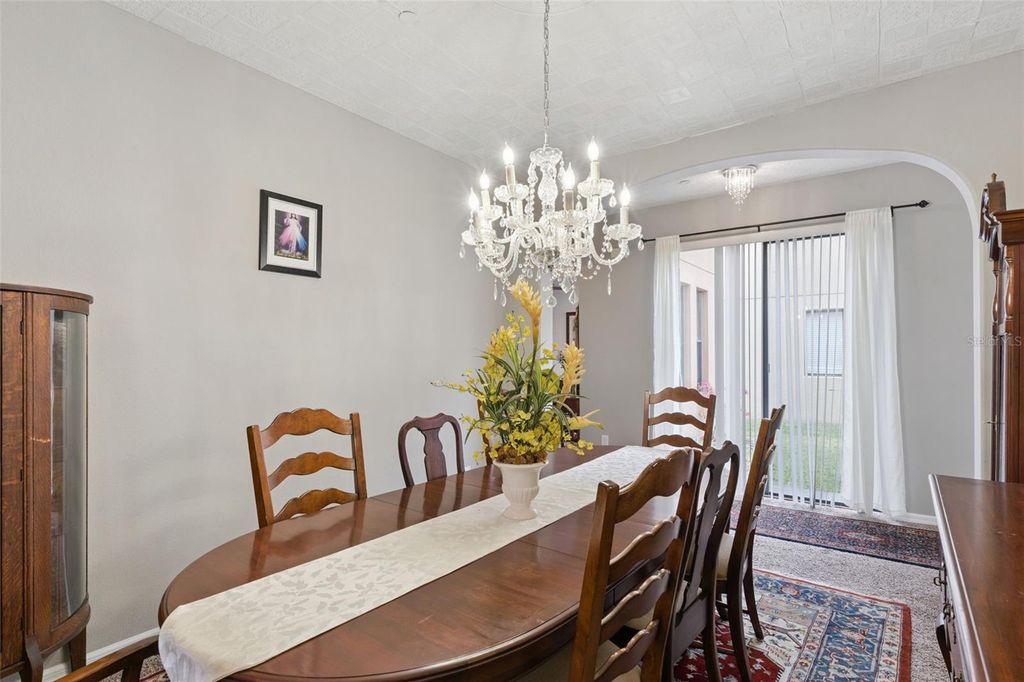 Image 11 of property listing at 9708 OLD PATINA WAY, Orlando, FL 32832