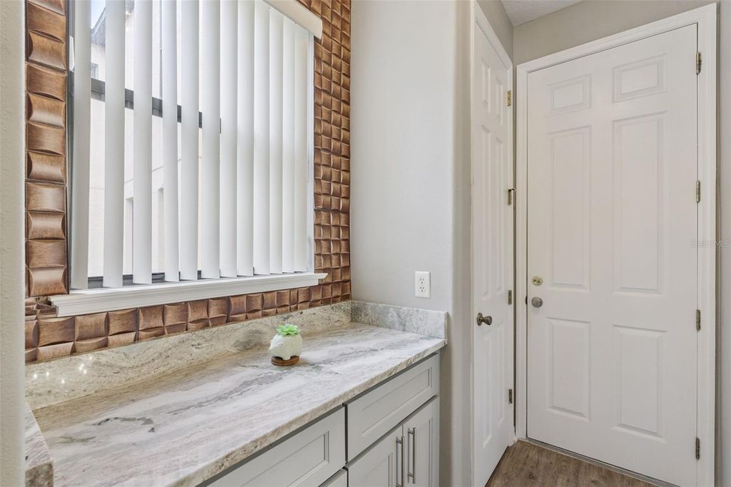 Image 13 of property listing at 9708 OLD PATINA WAY, Orlando, FL 32832