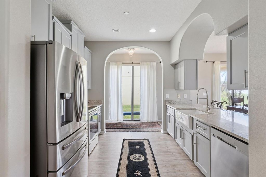 Image 15 of property listing at 9708 OLD PATINA WAY, Orlando, FL 32832