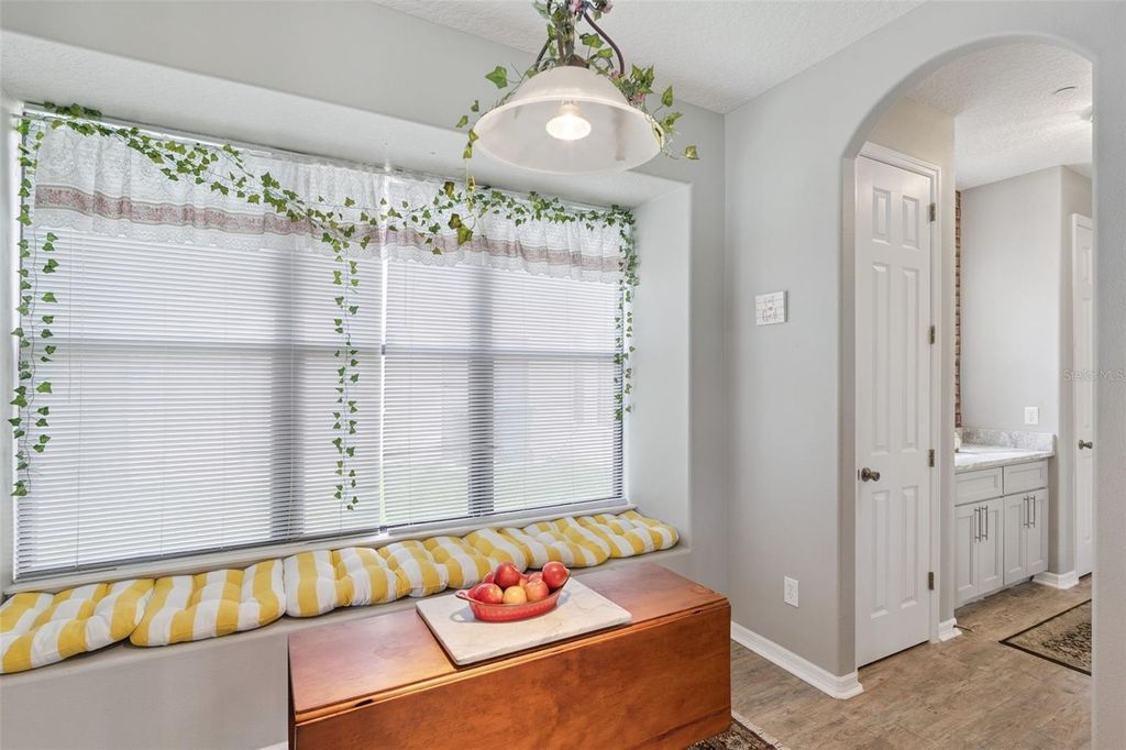 Image 19 of property listing at 9708 OLD PATINA WAY, Orlando, FL 32832