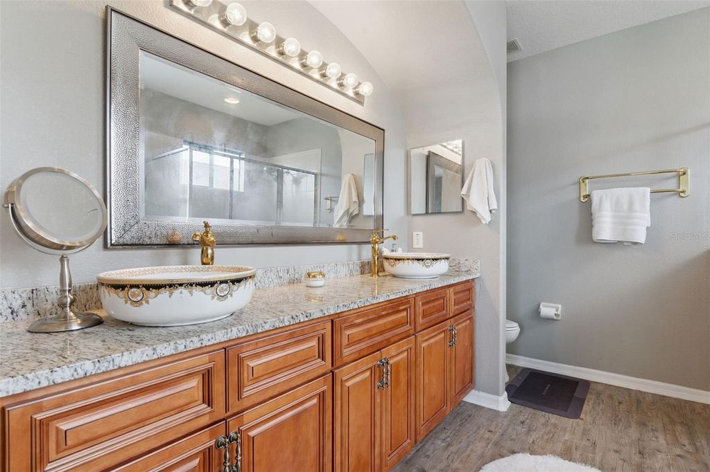 Image 34 of property listing at 9708 OLD PATINA WAY, Orlando, FL 32832