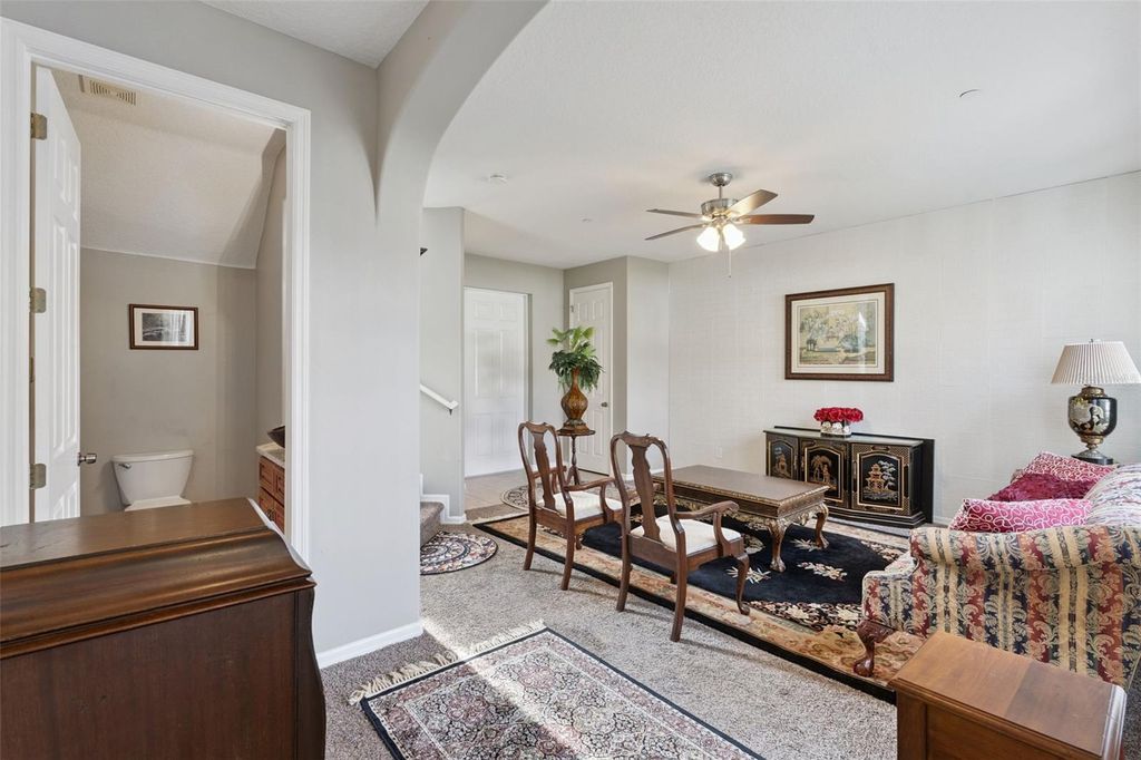 Image 5 of property listing at 9708 OLD PATINA WAY, Orlando, FL 32832