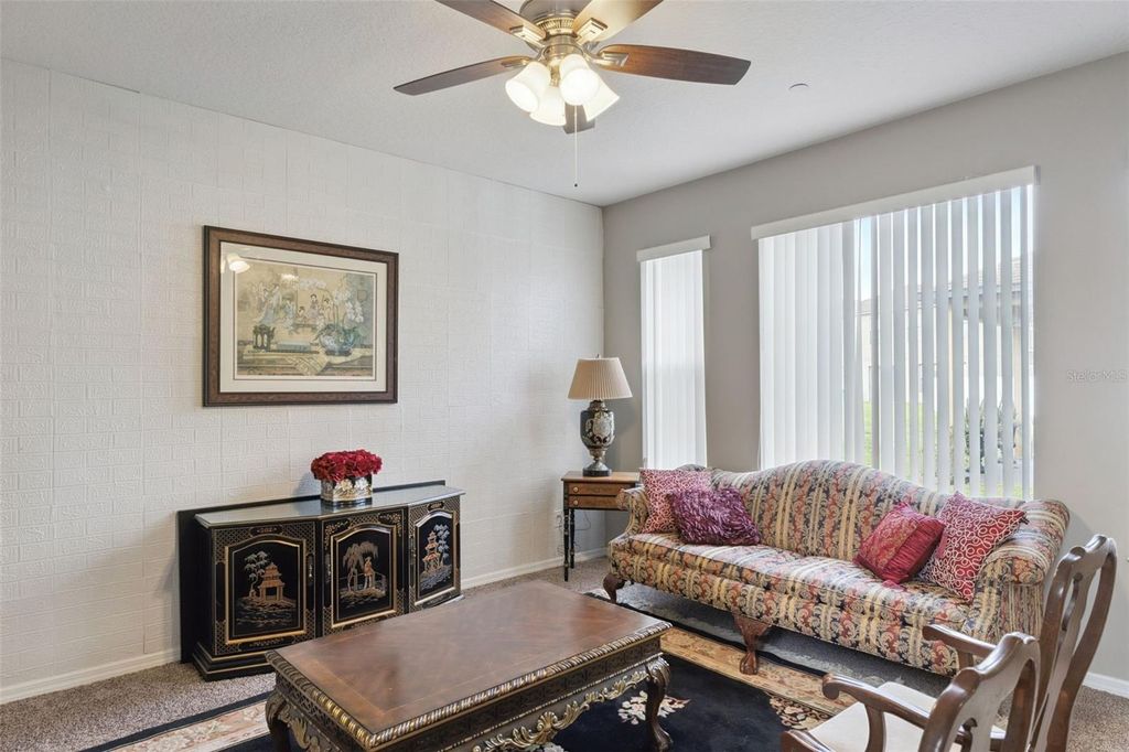 Image 7 of property listing at 9708 OLD PATINA WAY, Orlando, FL 32832