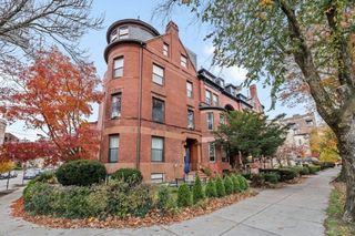 1880 Beacon St 6, Brookline, MA 02445