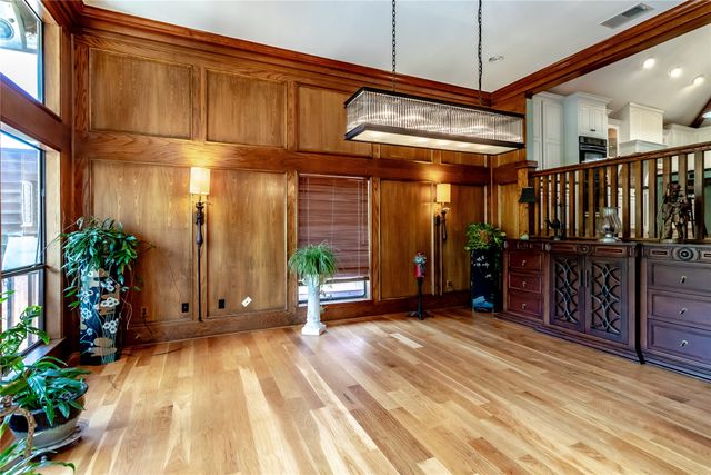 2310 Castle Rock Road, Arlington, TX 76006