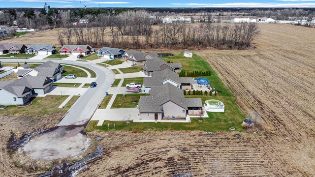 1913 Holly Street SE, Demotte, IN 46310