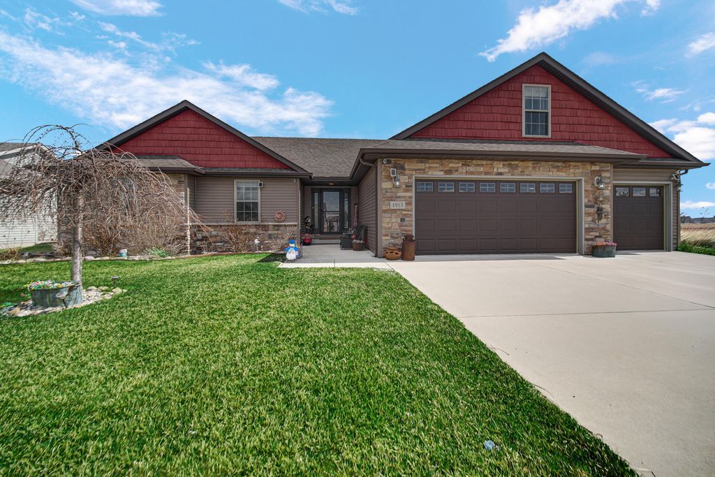 1913 Holly Street SE, Demotte, IN 46310