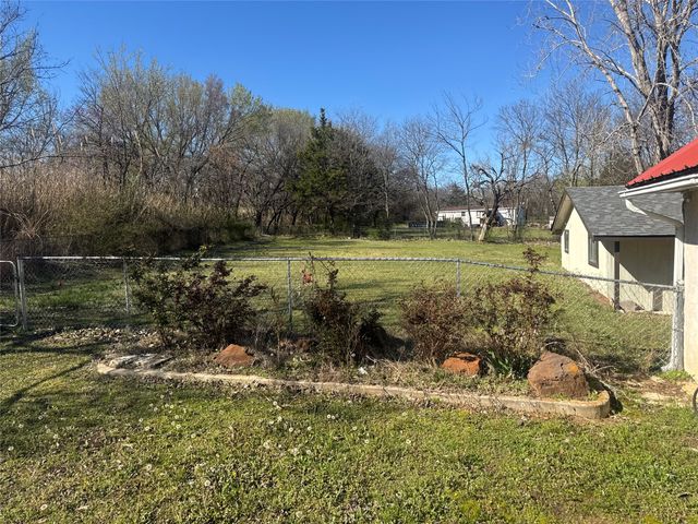 429 E Hanna Street, Denison, TX 75021