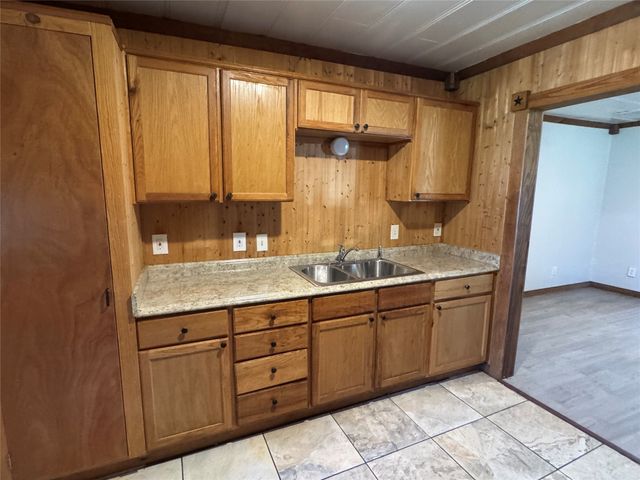 429 E Hanna Street, Denison, TX 75021