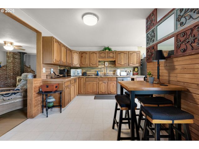 35255 LYNGSTAD HEIGHTS Ln, Astoria, OR 97103
