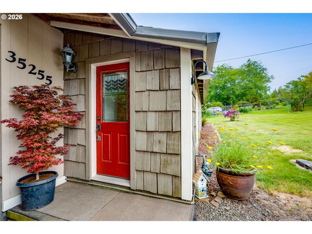 35255 LYNGSTAD HEIGHTS Ln, Astoria, OR 97103