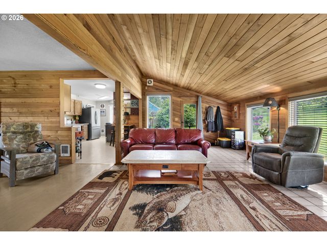 35255 LYNGSTAD HEIGHTS Ln, Astoria, OR 97103