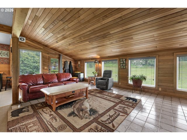 35255 LYNGSTAD HEIGHTS Ln, Astoria, OR 97103