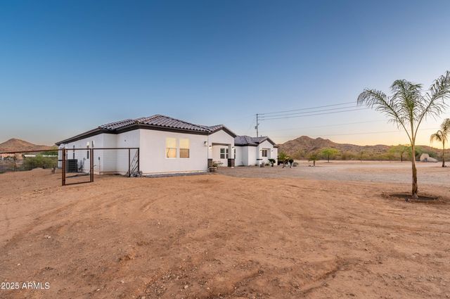 8017 S 143rd Avenue, Goodyear, AZ 85338