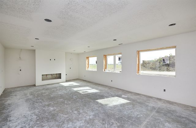 17418 North Valley Drive, Urbandale, IA 50323
