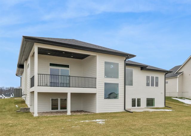 17418 North Valley Drive, Urbandale, IA 50323