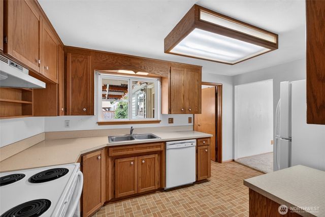 614 Violet Meadow Street S, Tacoma, WA 98444