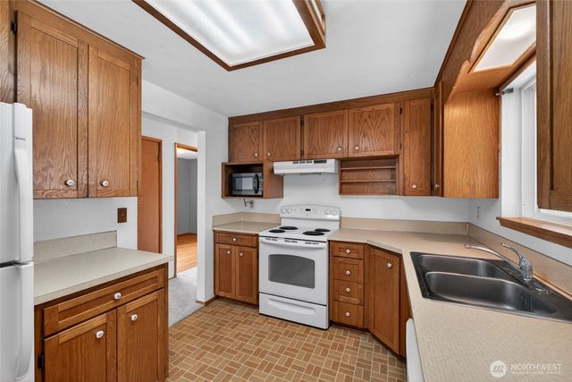 614 Violet Meadow Street S, Tacoma, WA 98444