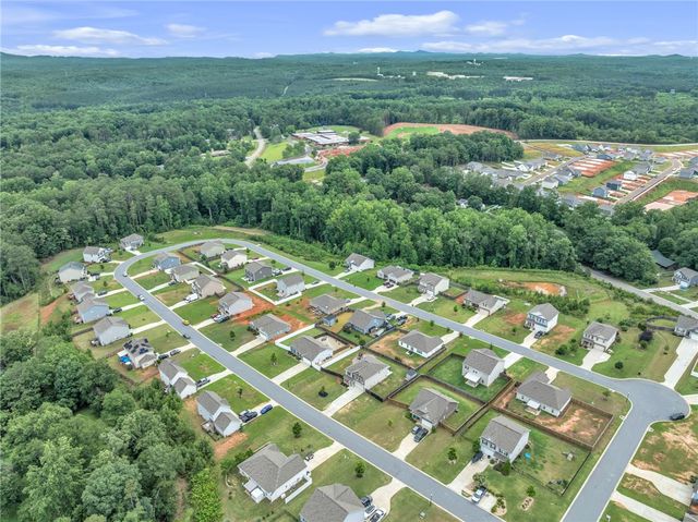 128 Sunny Point Loop, Central, SC 29630