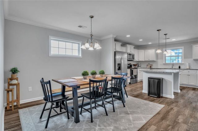 128 Sunny Point Loop, Central, SC 29630