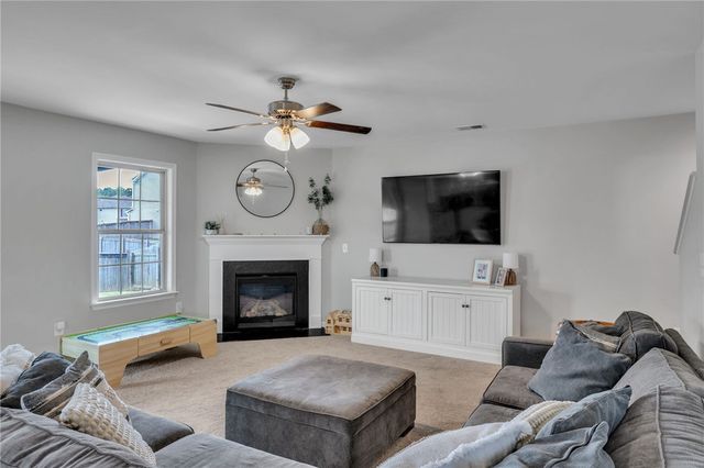 128 Sunny Point Loop, Central, SC 29630