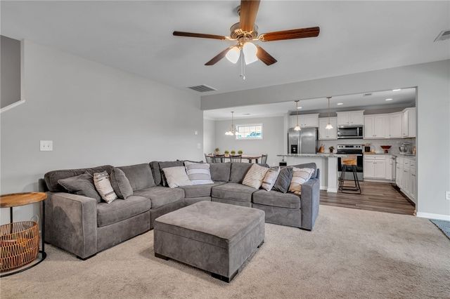 128 Sunny Point Loop, Central, SC 29630