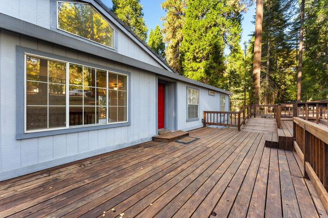 5819 Lynx Trl, Pollock Pines, CA 95726